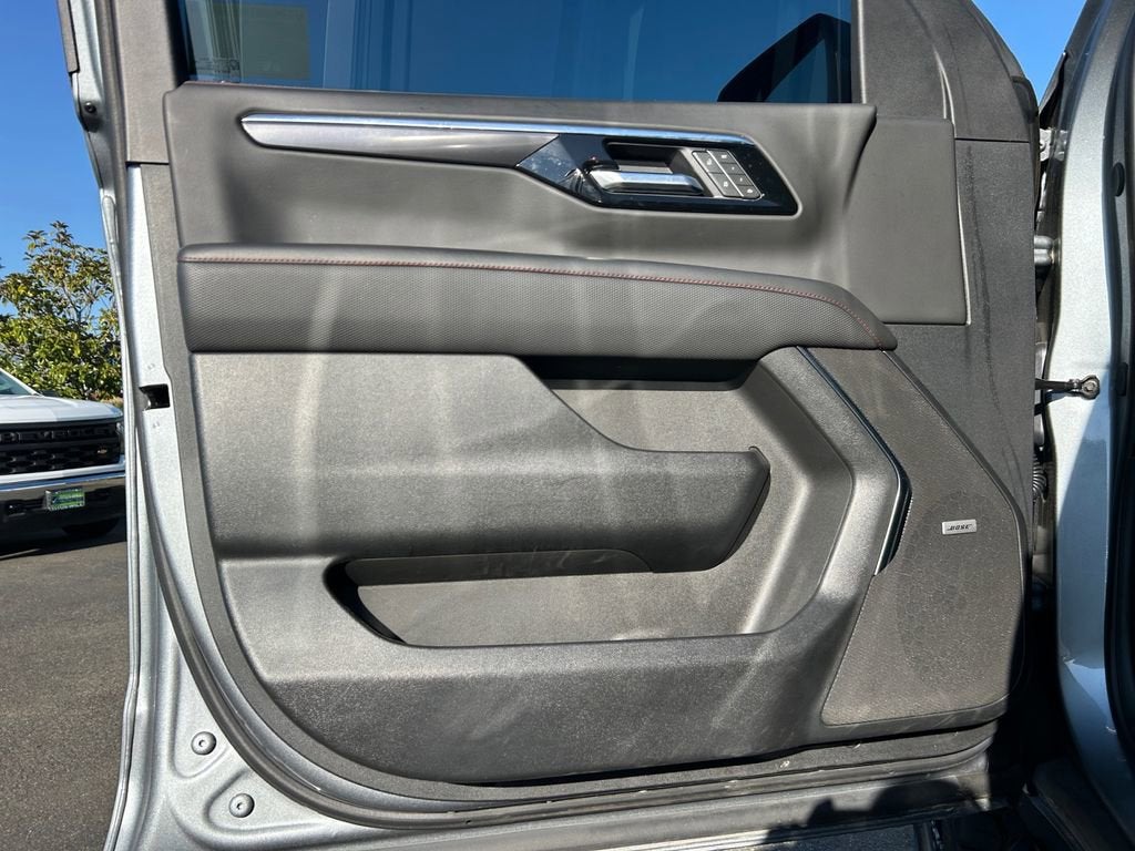 2025 Chevrolet Suburban RST
