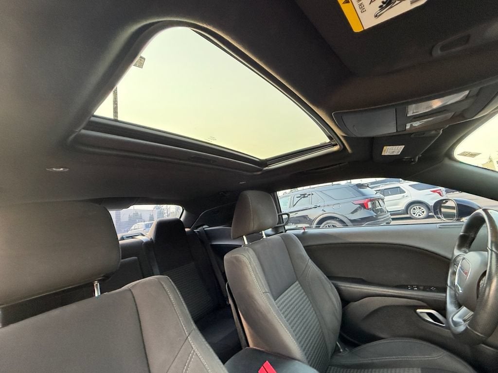 2016 Dodge Challenger SXT