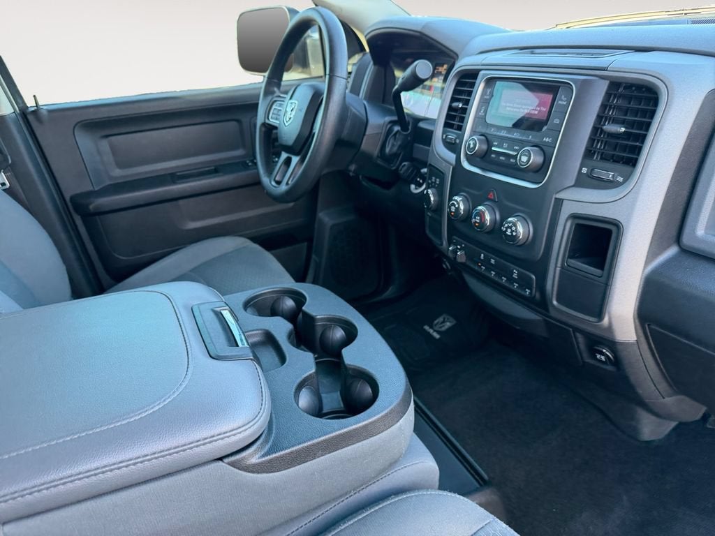 2017 RAM 2500 Tradesman Crew Cab 4x4 6'4" Box