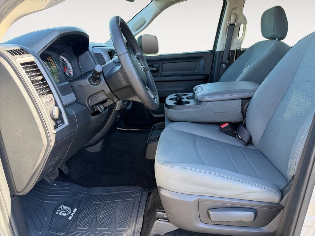 2017 RAM 2500 Tradesman Crew Cab 4x4 6'4" Box