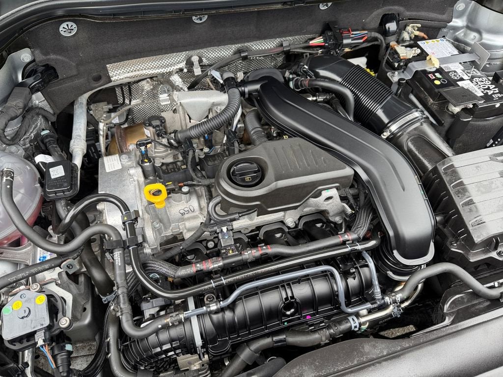 2025 Volkswagen Taos SE