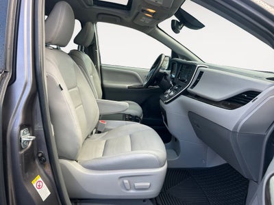 2019 Toyota Sienna XLE Auto Access Seat