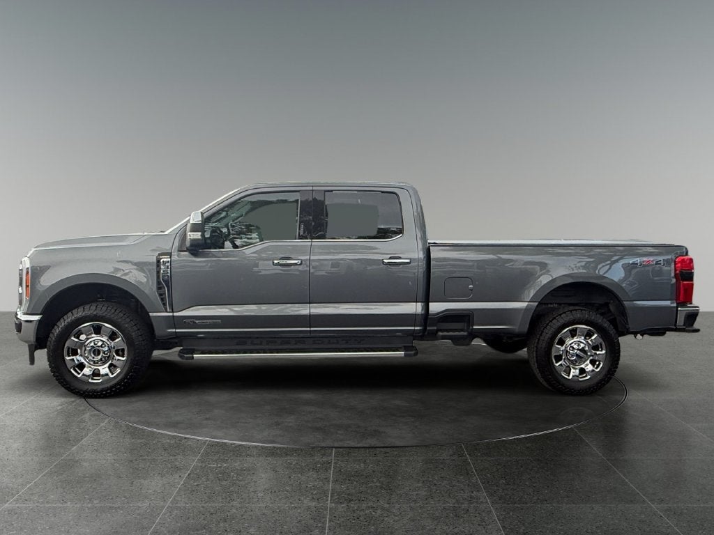 2023 Ford F-350 LARIAT