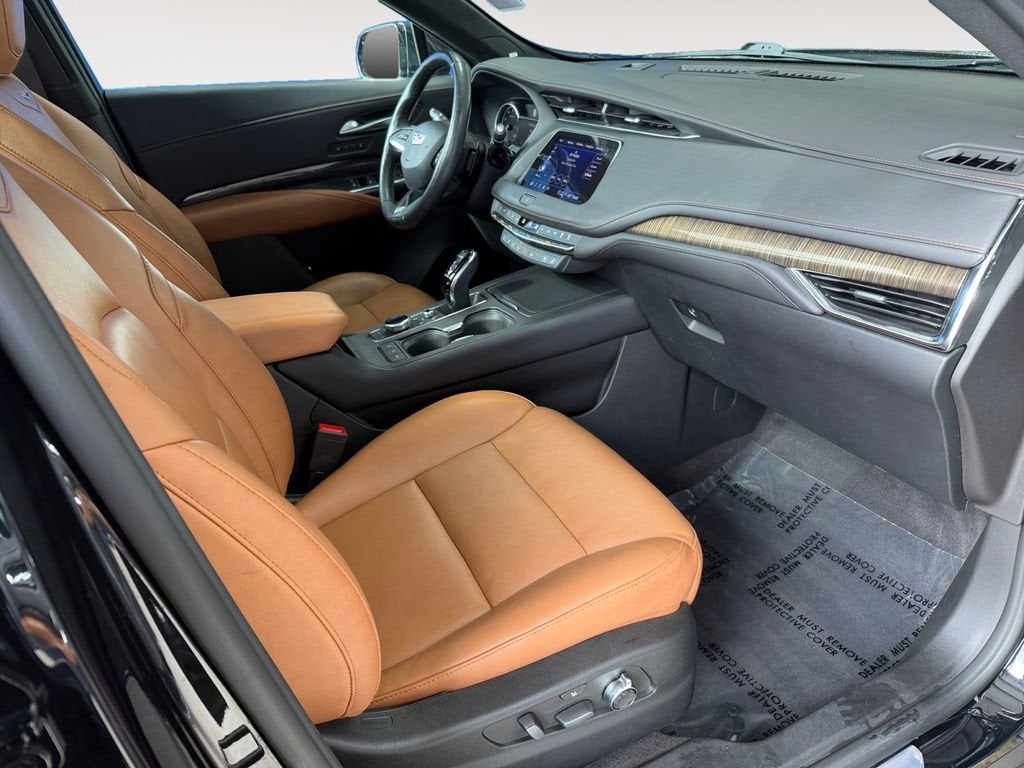 2023 Cadillac XT4 AWD Premium Luxury