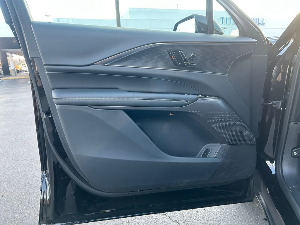 2025 Cadillac LYRIQ Sport 1