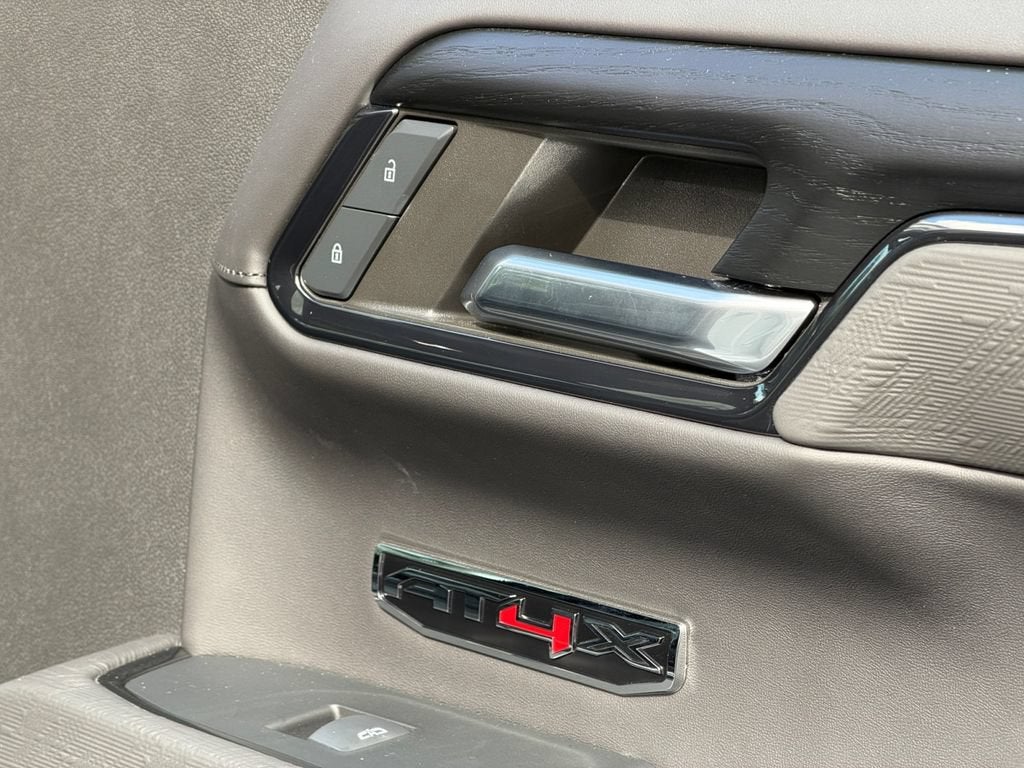 2024 GMC Sierra 1500 AT4X