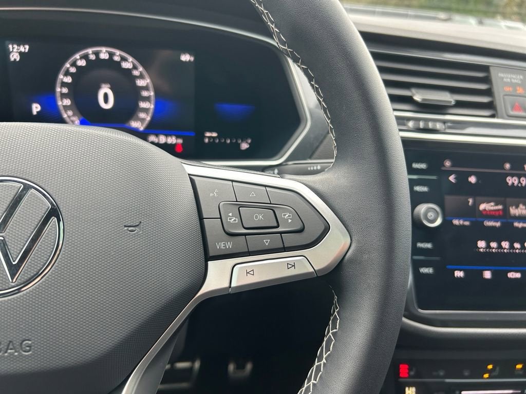 2023 Volkswagen Tiguan SE R-Line Black