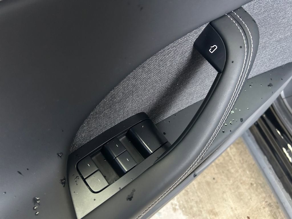 2023 Tesla Model X Base