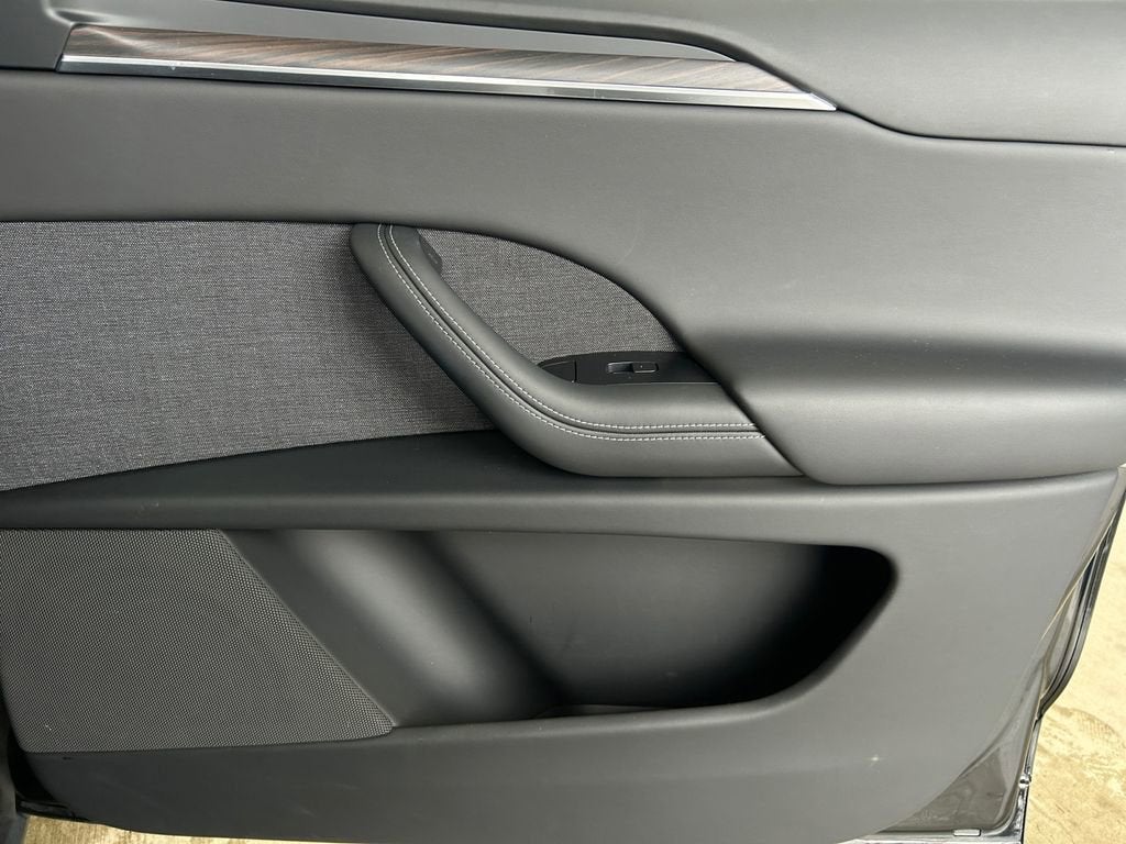 2023 Tesla Model X Base