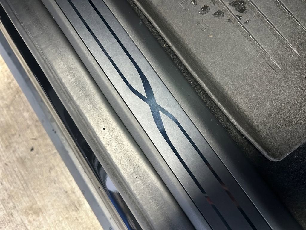 2023 Tesla Model X Base