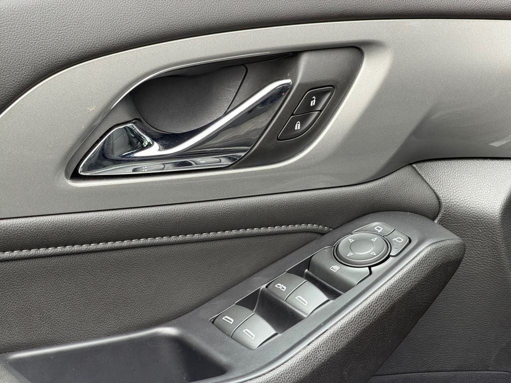 2022 Chevrolet Traverse LT Cloth w/2FL
