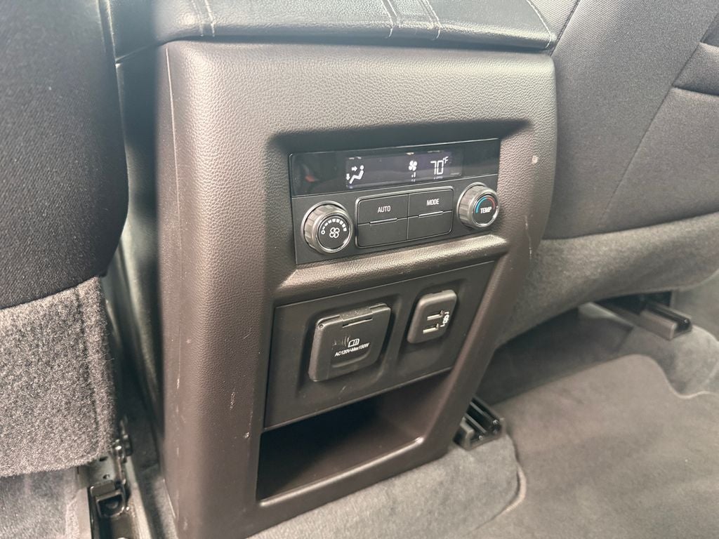 2022 Chevrolet Traverse LT Cloth w/2FL