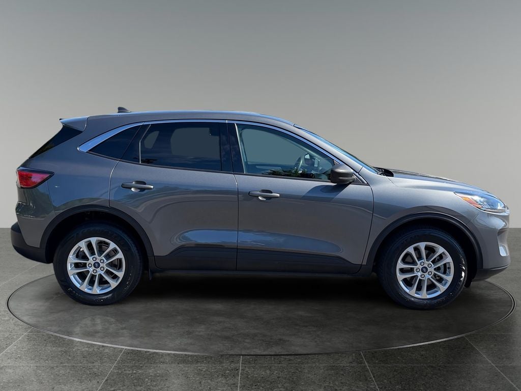 2022 Ford Escape Hybrid SE