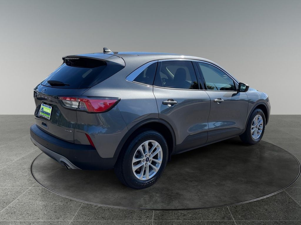 2022 Ford Escape Hybrid SE
