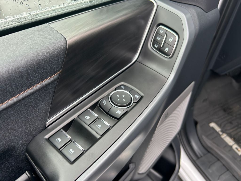 2025 Ford F-150 Lariat Hybrid