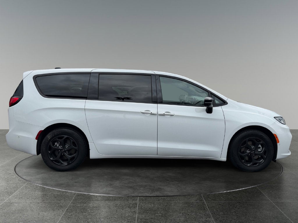 2023 Chrysler Pacifica Hybrid Limited