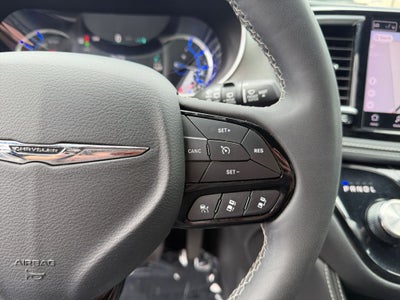 2023 Chrysler Pacifica Hybrid Limited