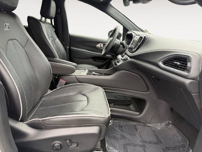 2023 Chrysler Pacifica Hybrid Limited