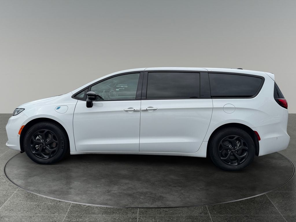 2023 Chrysler Pacifica Hybrid Limited