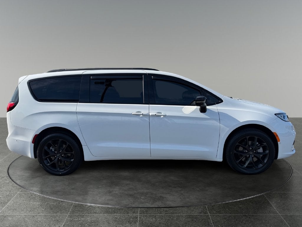 2024 Chrysler Pacifica Limited AWD
