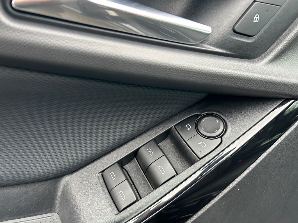 2025 Chevrolet Equinox LT - Photo 22