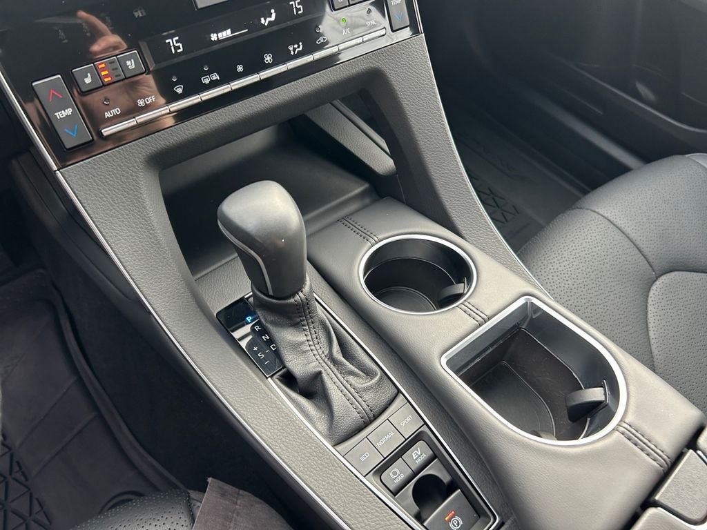 2022 Toyota Avalon Hybrid Limited