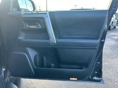 2022 Toyota 4Runner SR5 Premium W/ 3RD ROW