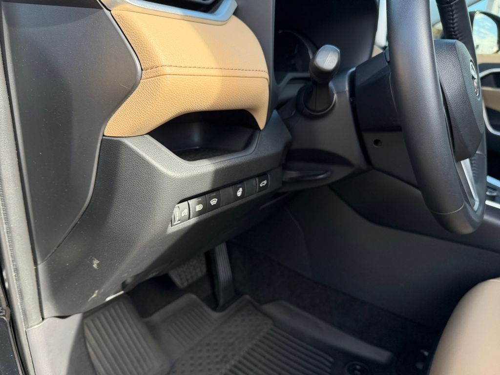 2023 Toyota RAV4 Hybrid XLE Premium