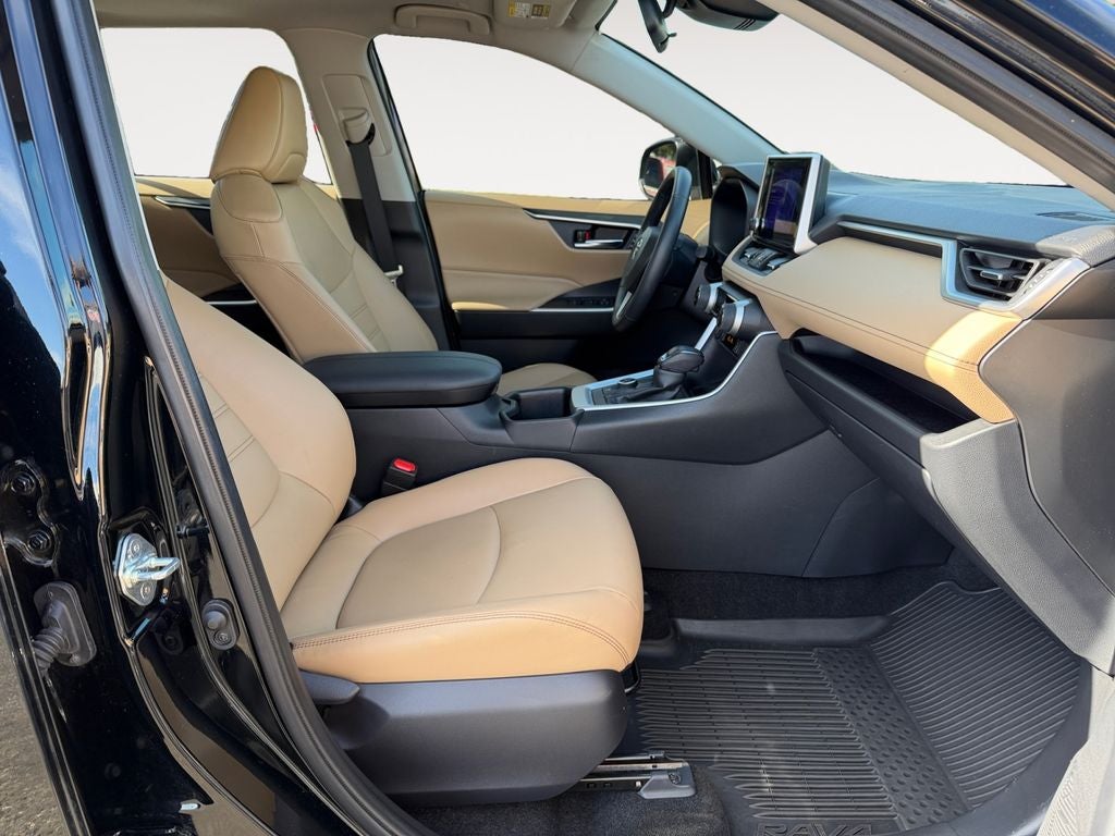 2023 Toyota RAV4 Hybrid XLE Premium