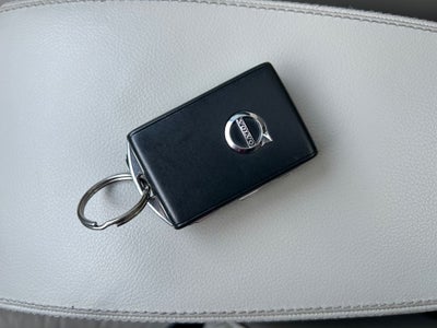 2023 Volvo XC40 B5 Plus Bright Theme