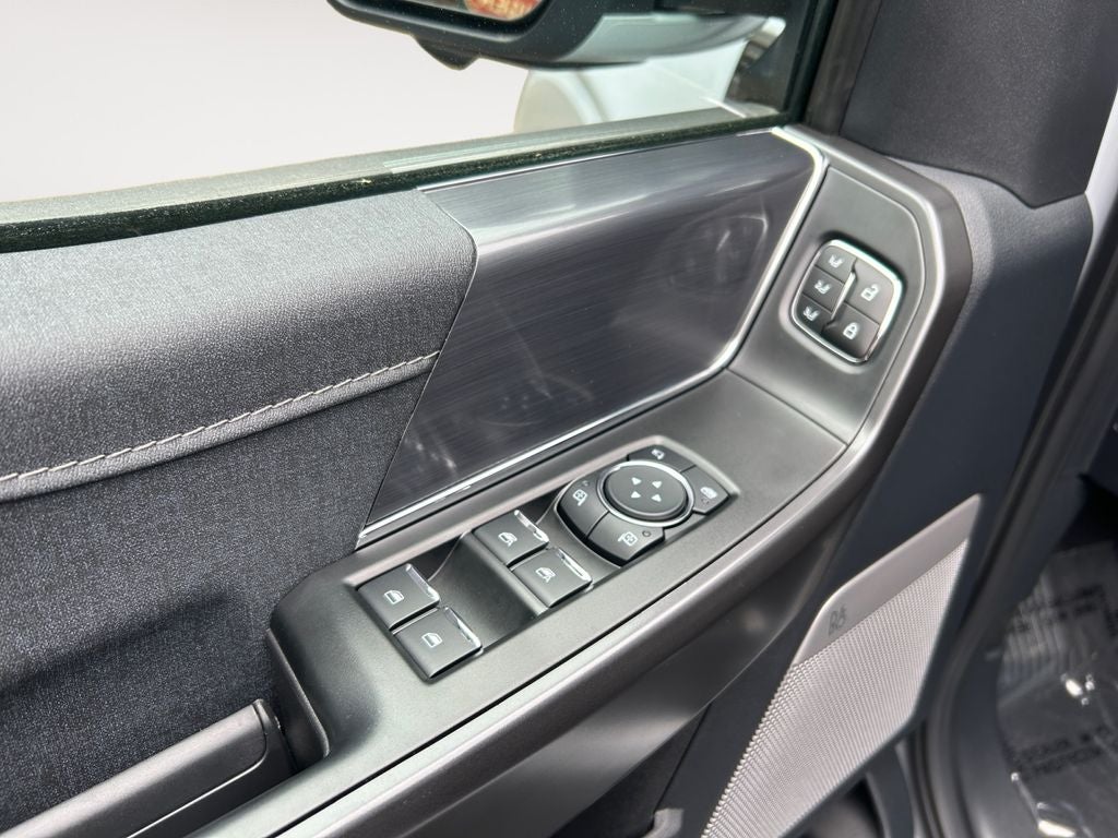 2025 Ford F-150 Lariat Hybrid