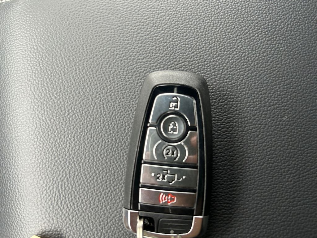 2025 Ford F-150 Lariat Hybrid