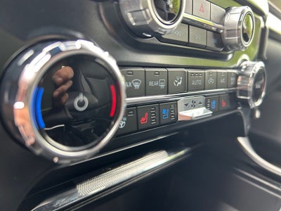 2025 Ford F-150 Lariat Hybrid