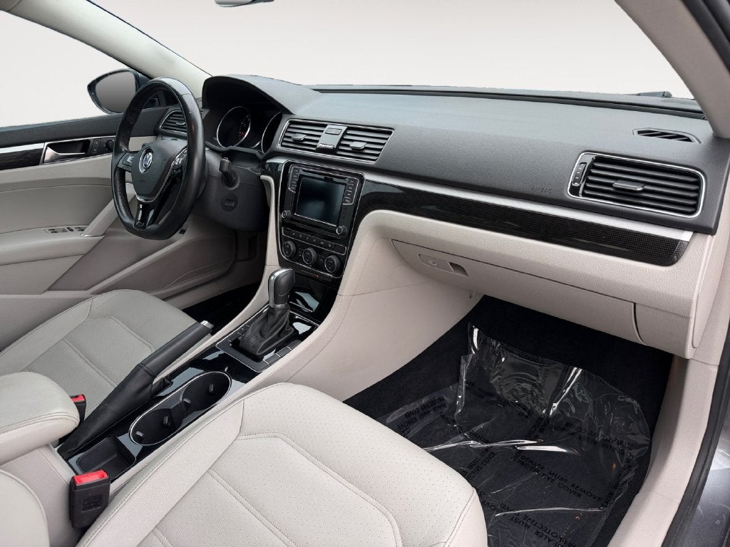 2019 Volkswagen Passat 2.0T SE R-Line