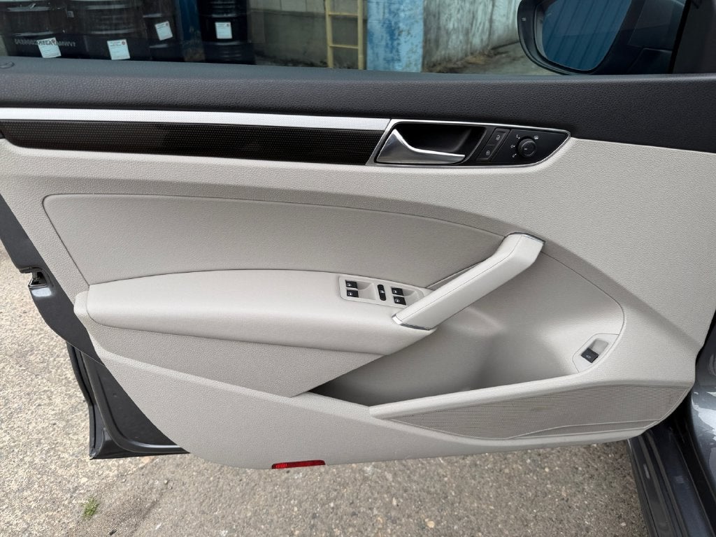 2019 Volkswagen Passat 2.0T SE R-Line