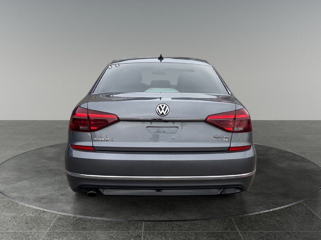 2019 Volkswagen Passat 2.0T SE R-Line