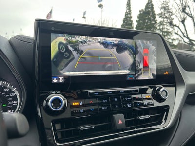 2022 Toyota Highlander Platinum