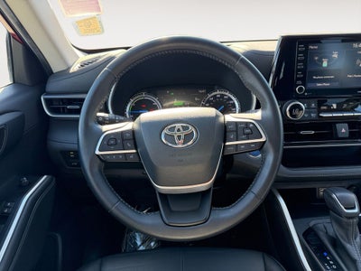 2022 Toyota Highlander Hybrid XLE