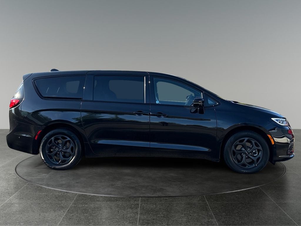 2023 Chrysler Pacifica Hybrid Limited