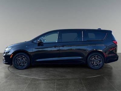 2023 Chrysler Pacifica Hybrid Limited