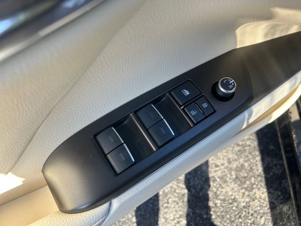 2022 Toyota Camry Hybrid Base