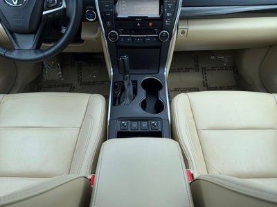 2016 Toyota Camry Hybrid XLE