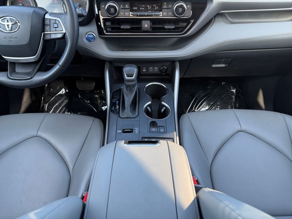 2022 Toyota Highlander Hybrid XLE
