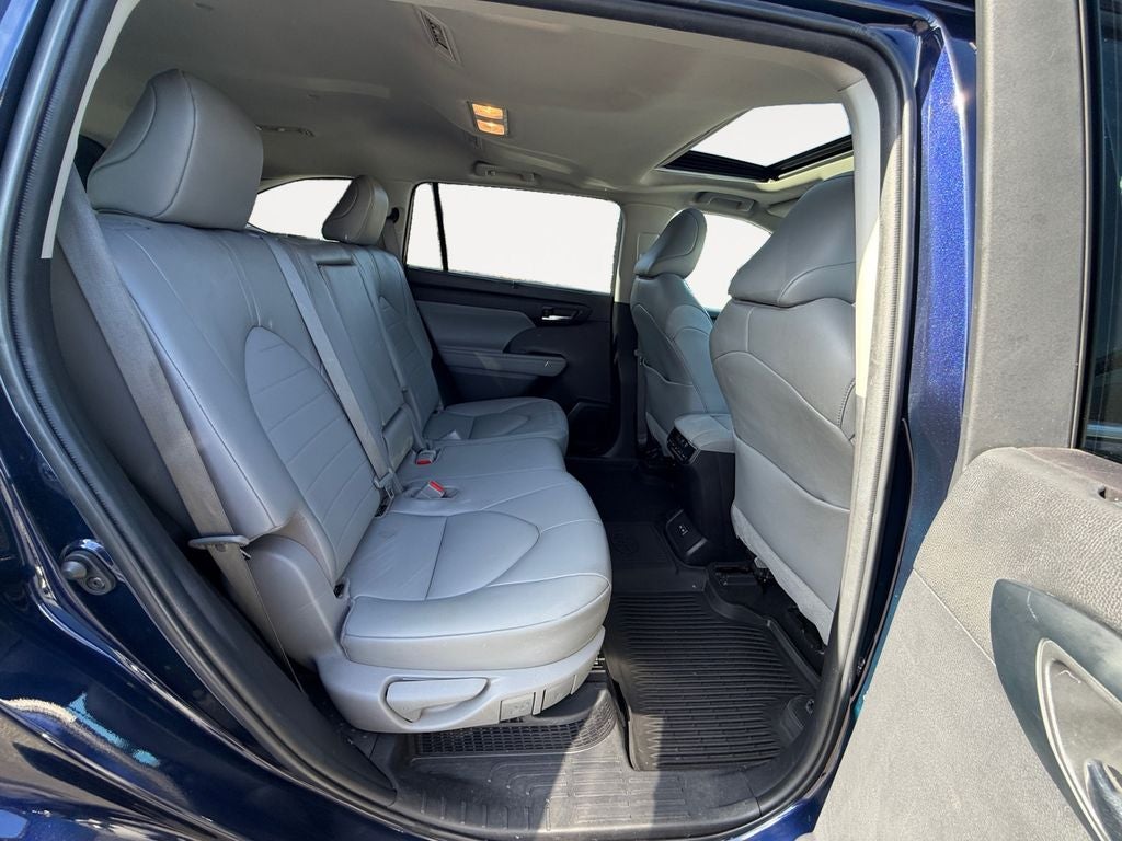 2022 Toyota Highlander Hybrid XLE