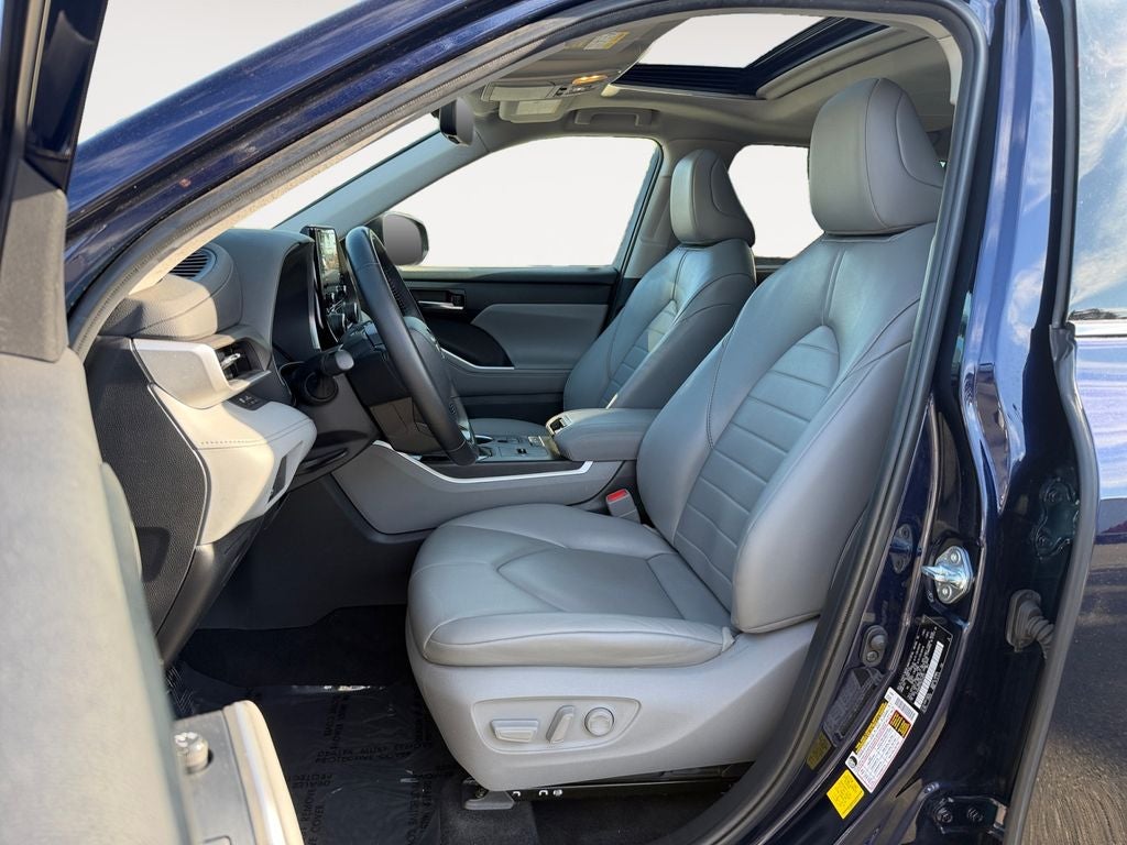 2022 Toyota Highlander Hybrid XLE