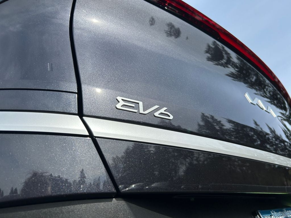 2025 Kia EV6 Light