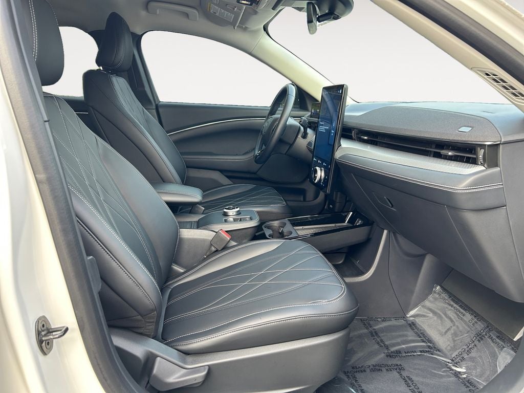 2022 Ford Mustang Mach-E Select