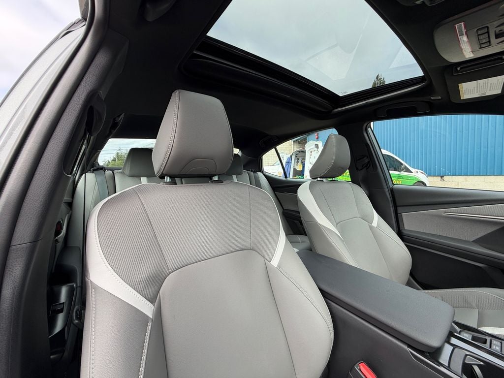 2025 Toyota Camry SE HYBRID