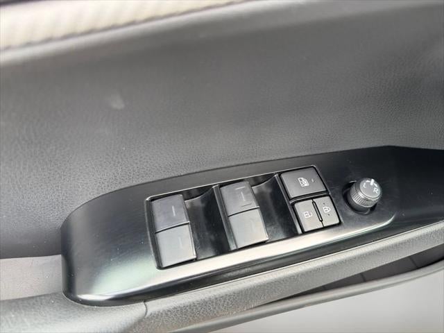 2025 Toyota Camry SE HYBRID