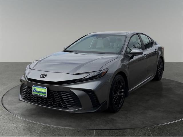2025 Toyota Camry SE HYBRID
